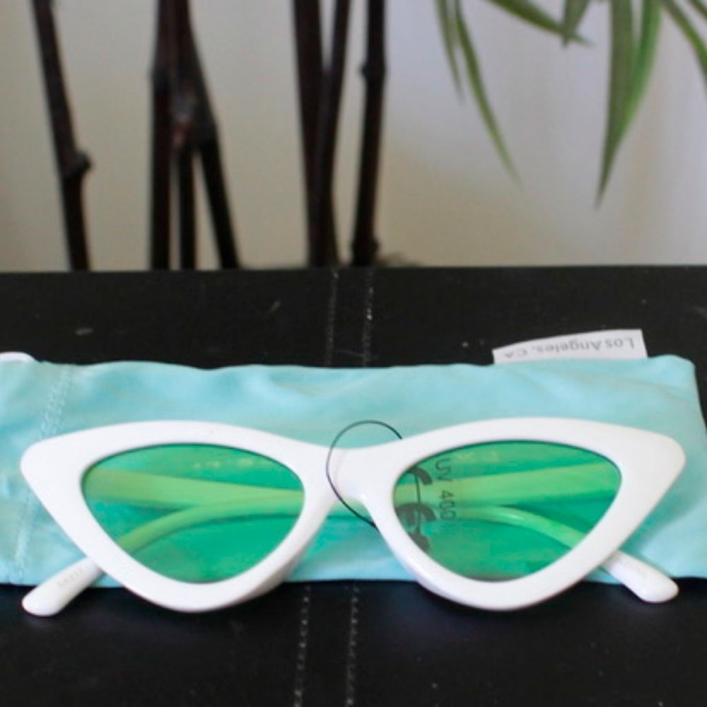 New Sunglass LA Green & White Cat Eye Glasses